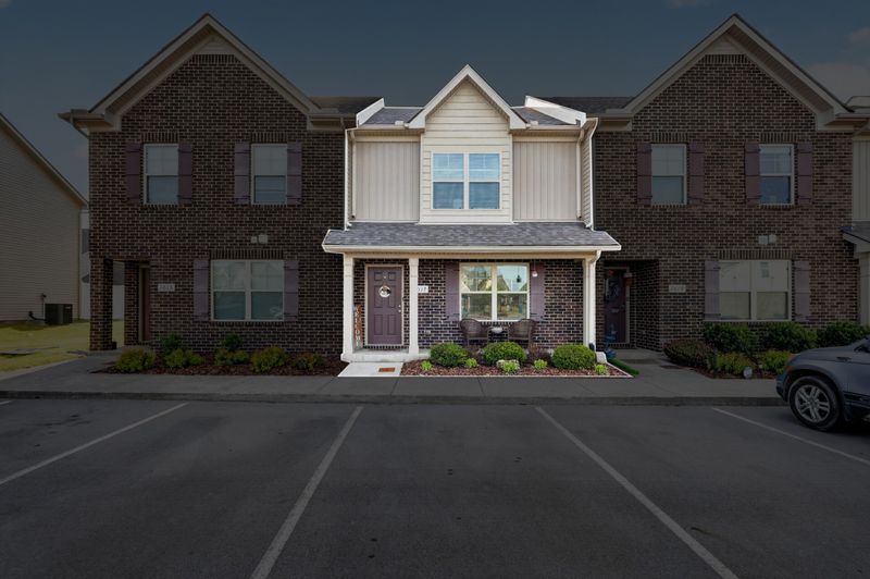 1017 Crested Rn, Smyrna, TN 37167