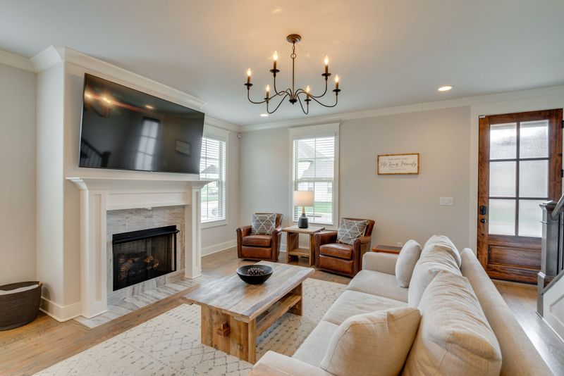 987 Carnation Dr, Spring Hill, TN 37174