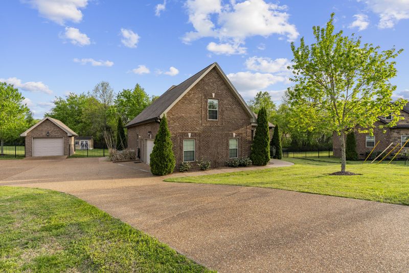 807 Kimber Ln, Lebanon, TN 37087