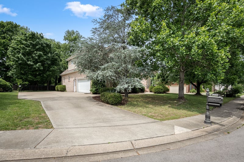 3035 Twisted Oak Dr, Murfreesboro, TN 37129