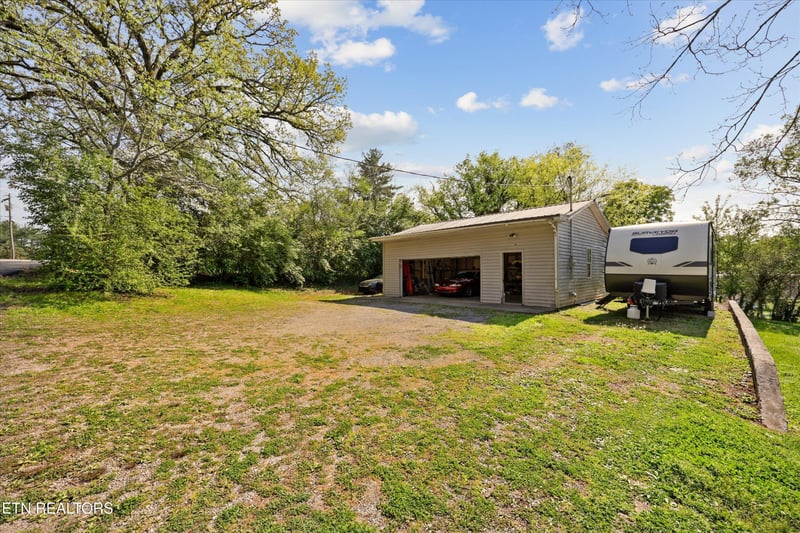 4540 Wildwood Springs Rd, Maryville, TN 37804
