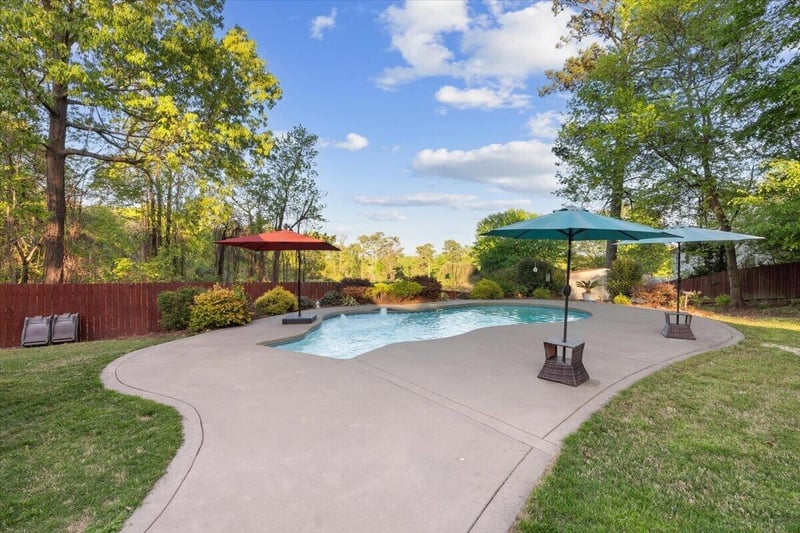 2199 Fawn Dr, Dalton, GA 30720
