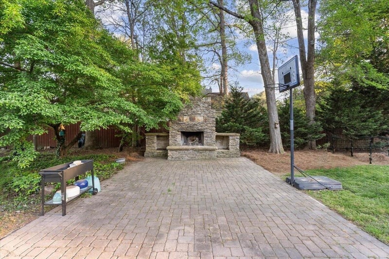 2199 Fawn Dr, Dalton, GA 30720