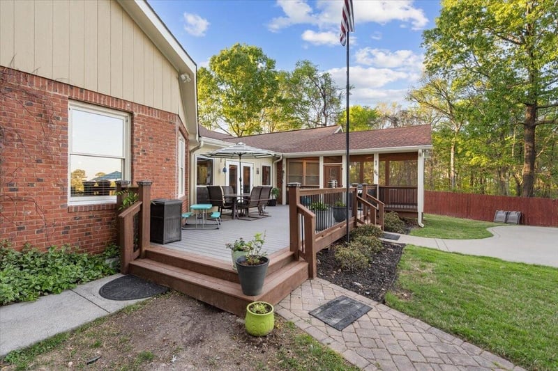 2199 Fawn Dr, Dalton, GA 30720
