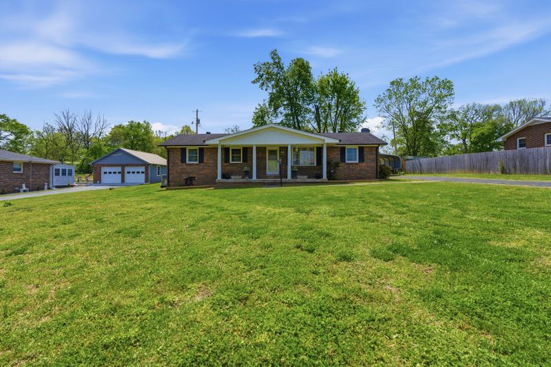 22 Larkspur Ave, Lebanon, TN 37090