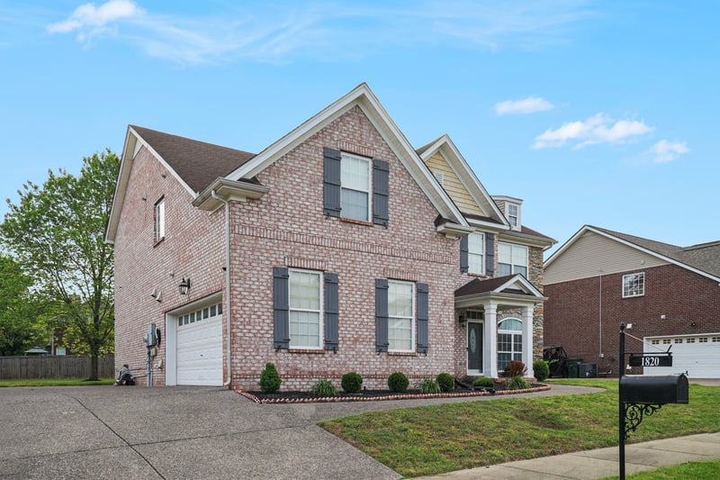 1820 Woodland Farms Ct, Old Hickory, TN 37138