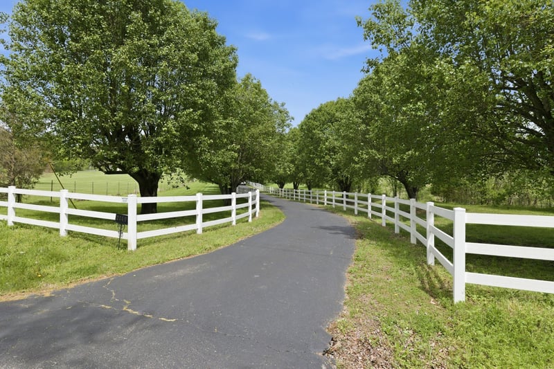 2149 Mooresville Pike, Culleoka, TN 38451