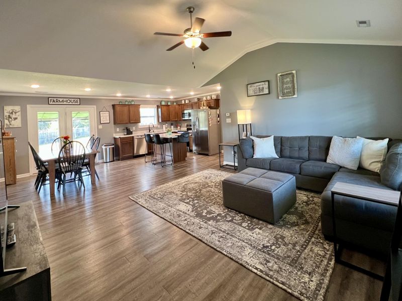 101 Hartfield Ln, Loudon, TN 37774