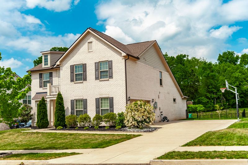 415 Norman Way, Hendersonville, TN 37075