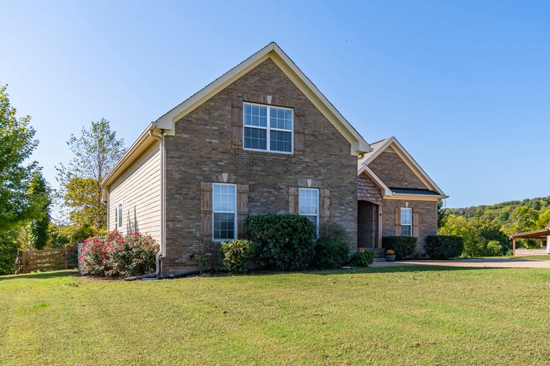 1851 Lochlann Dr, Culleoka, TN 38451