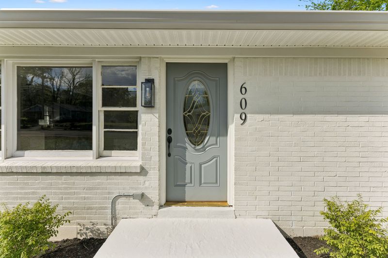 609 E 11th St, Columbia, TN 38401
