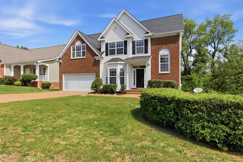 1710 Tellico Dr, Thompsons Station, TN 37179