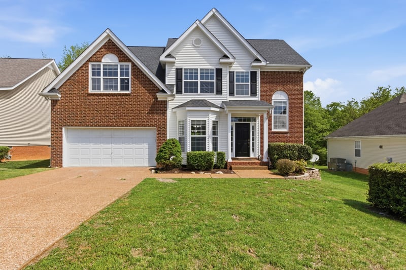 1710 Tellico Dr, Thompsons Station, TN 37179