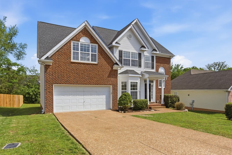1710 Tellico Dr, Thompsons Station, TN 37179