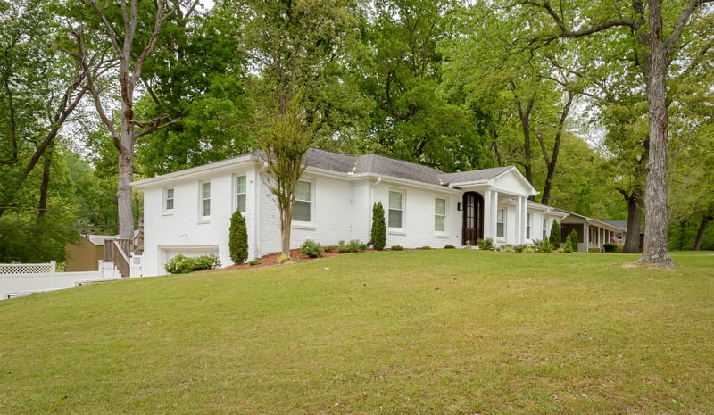 102 Colonial Dr, Florence, AL 35633