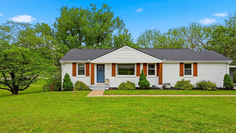392 Brewer Dr, Nashville, TN 37211