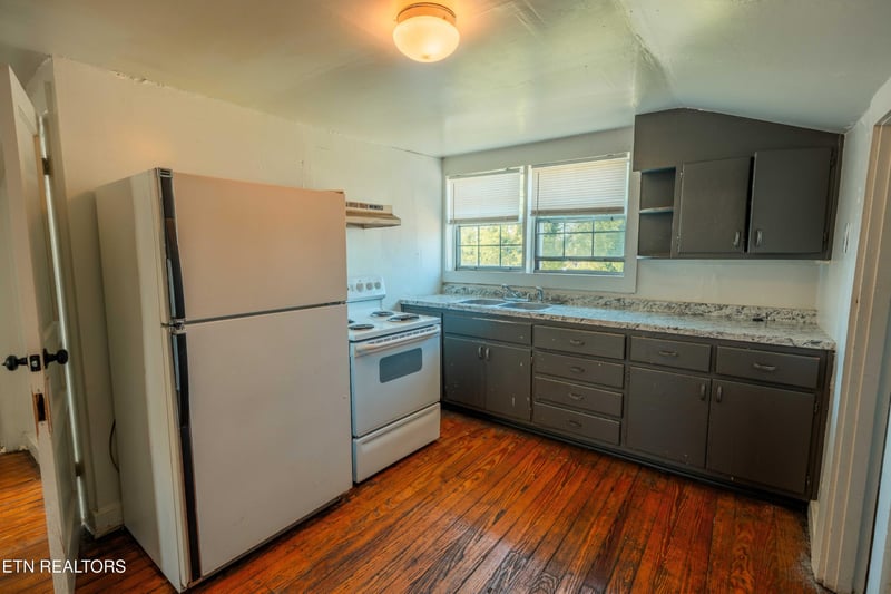 2430 Parkview Ave, Knoxville, TN 37917