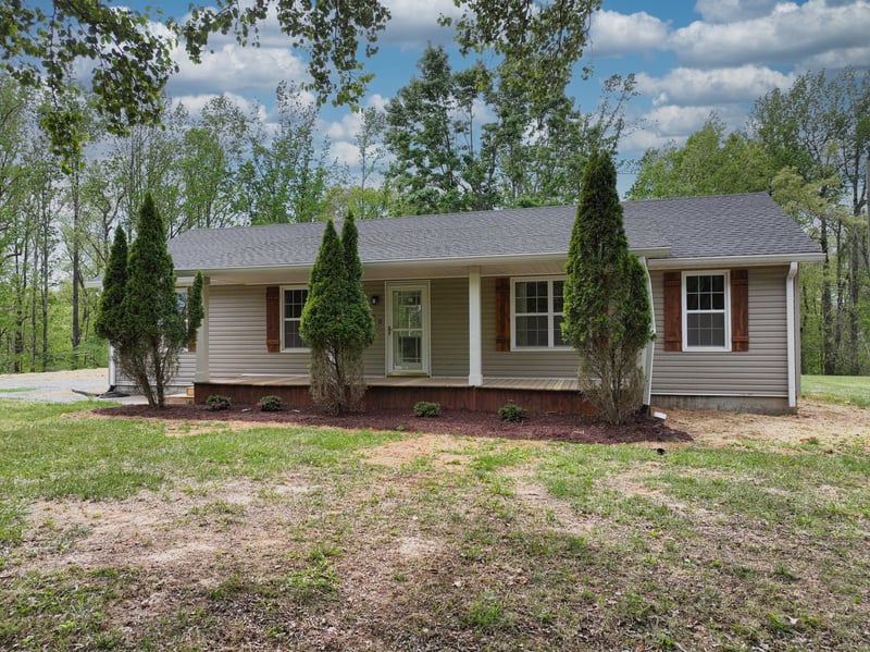 120 Whippoorwill Ln, Bethpage, TN 37022