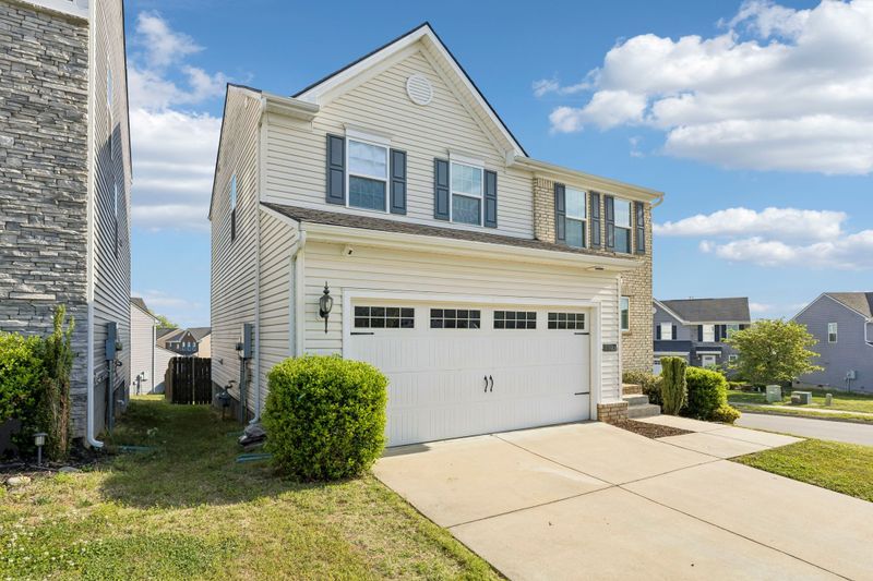 2823 Winterberry Dr, Columbia, TN 38401