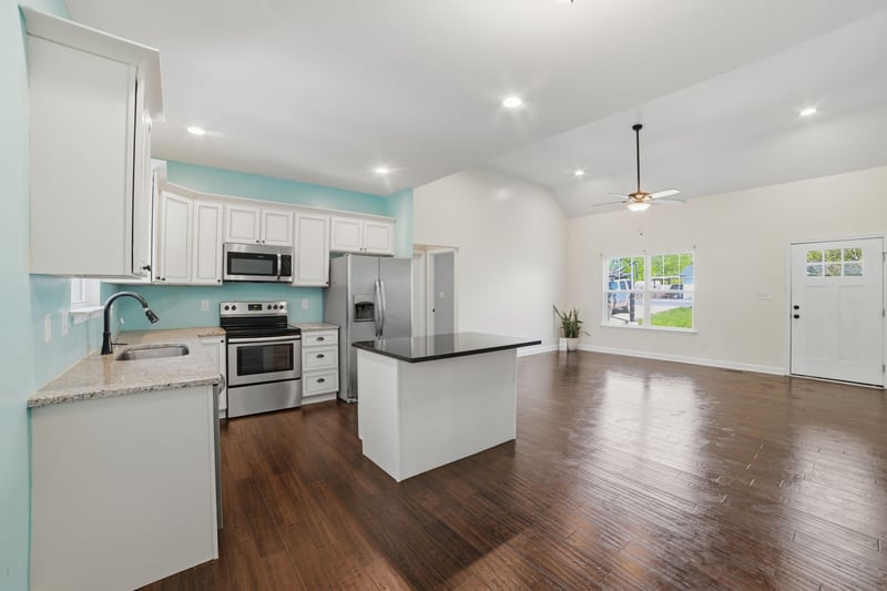2150 Sunset Dr, White Bluff, TN 37187