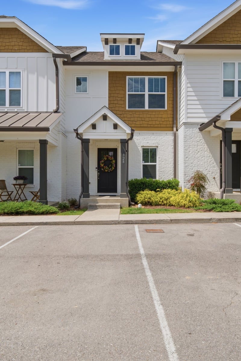 928 Governors Ct, Antioch, TN 37013
