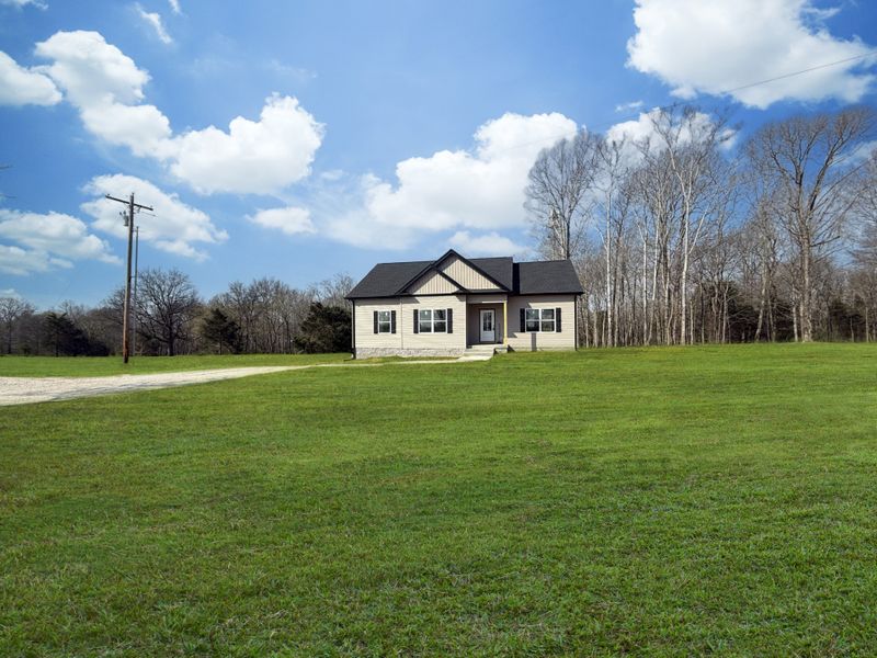 1424 East Piney Rd, Dickson, TN 37055