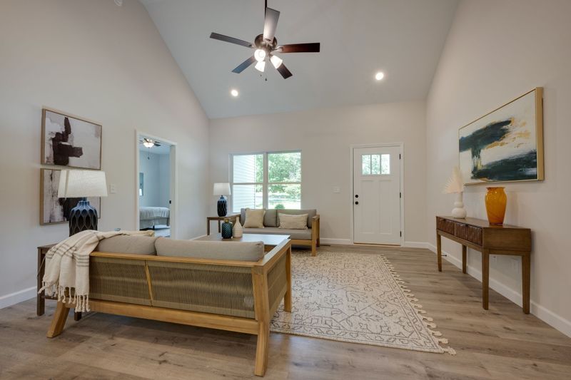 1424 East Piney Rd, Dickson, TN 37055