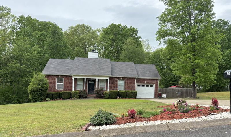 504 Daugherty Ln, Burns, TN 37029