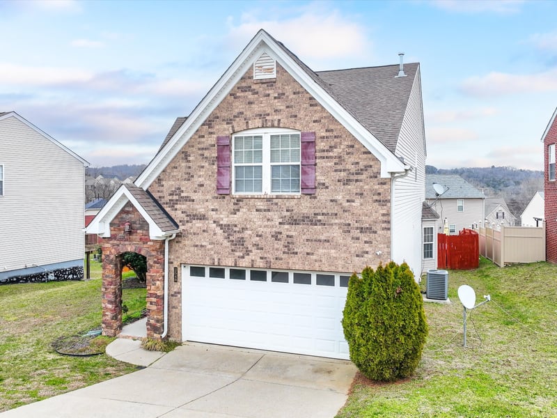 2548 Jordan Ridge Dr, Nashville, TN 37218