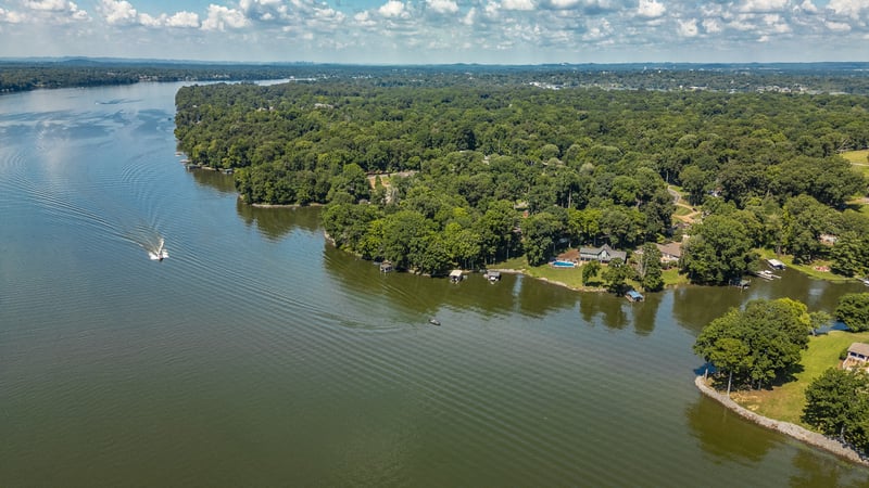 601 Indian Lake Rd, Hendersonville, TN 37075