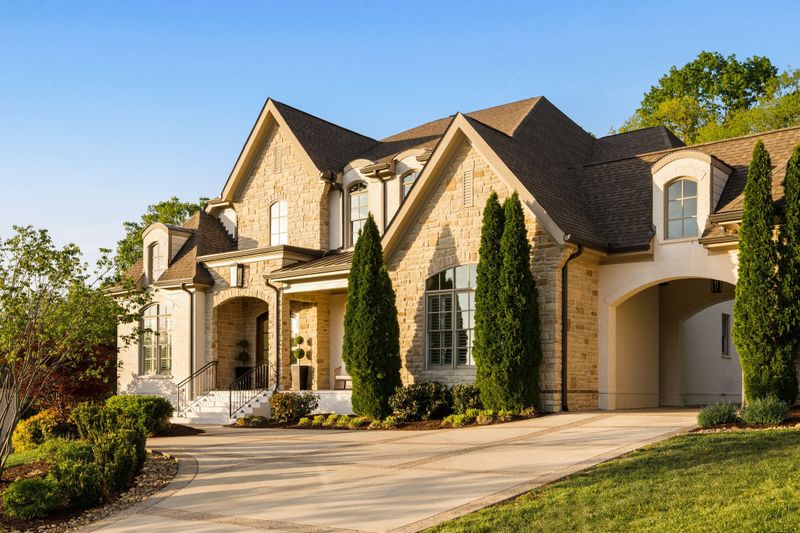 9102 Raindrop Cir, Brentwood, TN 37027