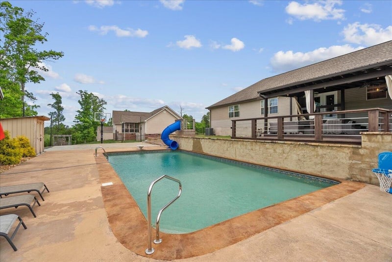 100 Arrowhead Dr, Chatsworth, GA 30705