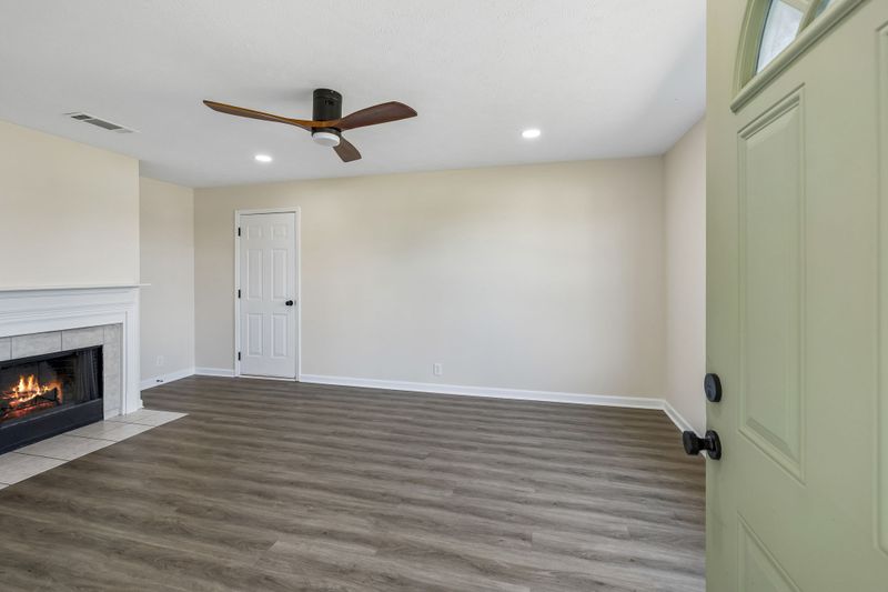1211 Akins Ridge Dr, La Vergne, TN 37086