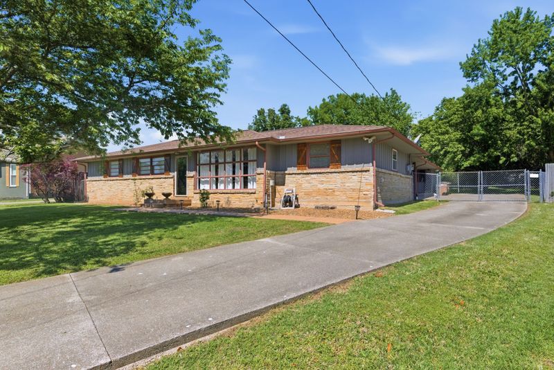 1047 Mitchell Rd, Nashville, TN 37206
