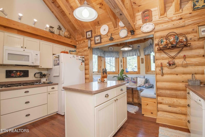 3123 Rocking Chair Ln, Sevierville, TN 37862