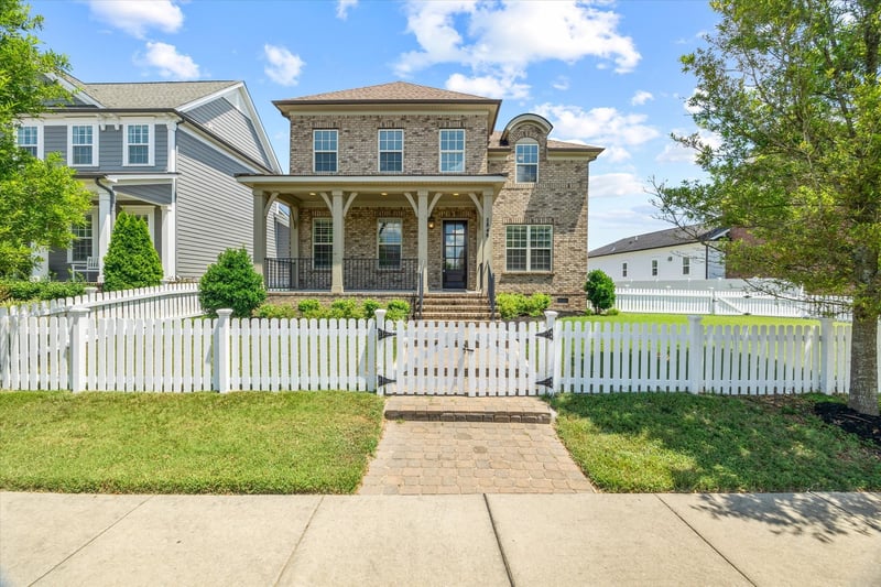1548 Drakes Creek Rd, Hendersonville, TN 37075