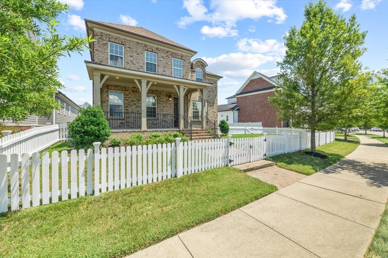 1548 Drakes Creek Rd, Hendersonville, TN 37075