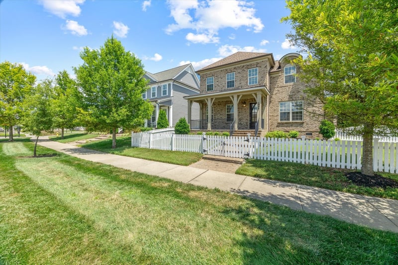1548 Drakes Creek Rd, Hendersonville, TN 37075