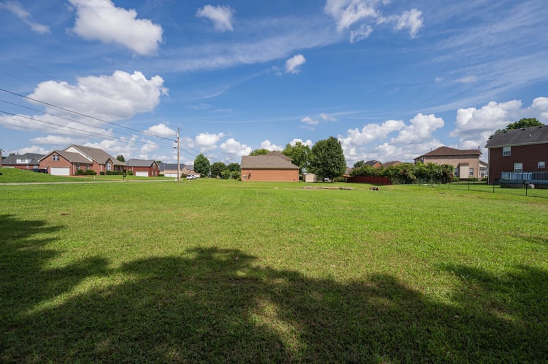 7011 Buffalo Dr, La Vergne, TN 37086