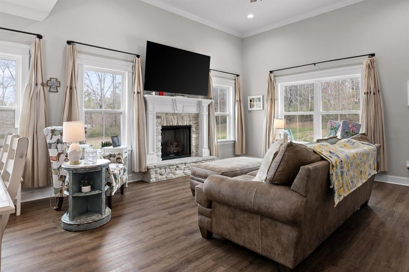 3914 Dogwood Valley Rd, Tunnel Hill, GA 30755