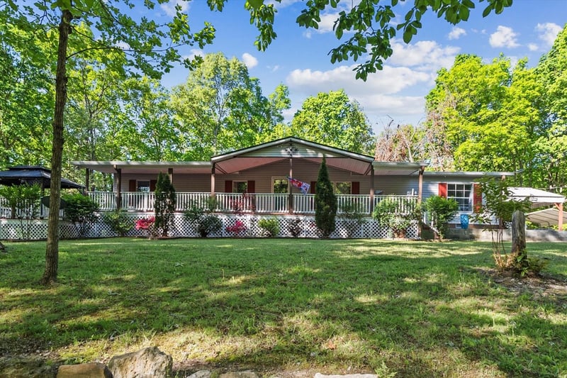1050 Holcomb Cir, Kingston Springs, TN 37082