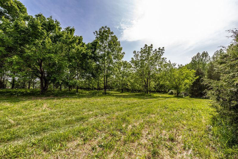 0 Robert Neal Durham Lot 11, Bethpage, TN 37022