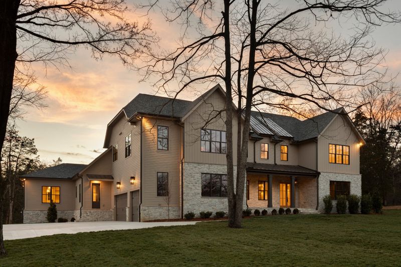 2009 Cromwell Dr, Nashville, TN 37215