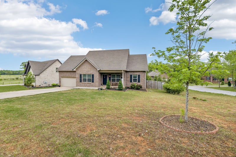 592 Twin Oak Dr, Murfreesboro, TN 37130