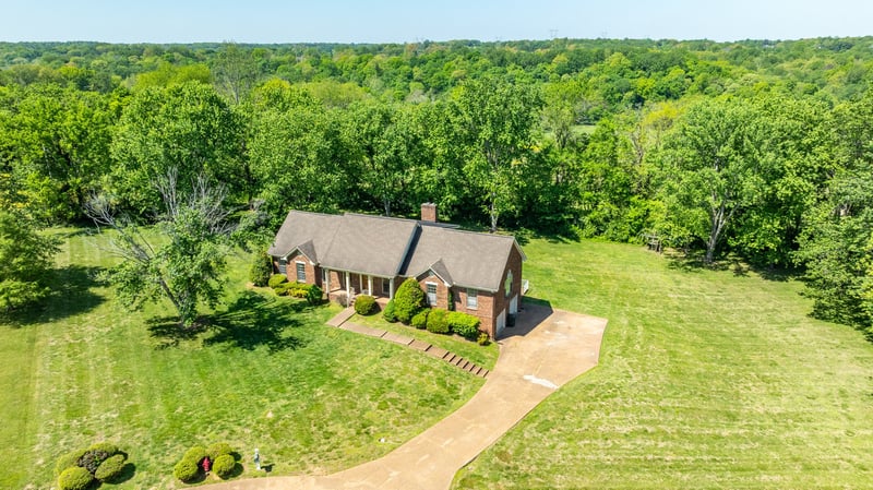 325 Clearview Dr, Springfield, TN 37172