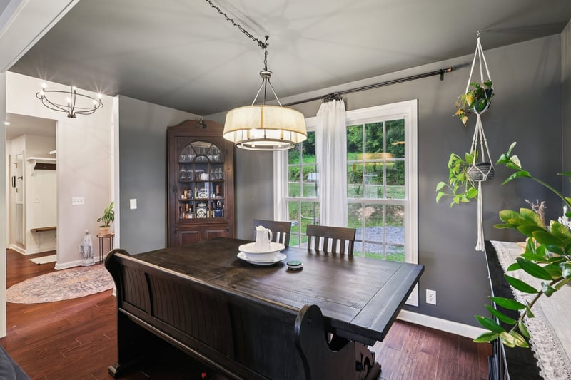 5048 Riverview Dr, Pegram, TN 37143