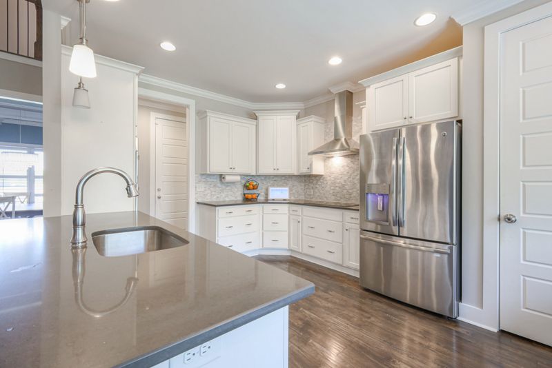 700 Stonecrest Dr, Mount Juliet, TN 37122