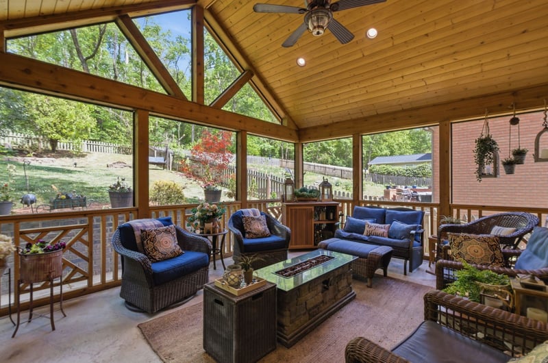 137 Sequoyah Ln, Nashville, TN 37221