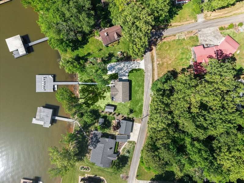 290 Elk River Shores Dr, Rogersville, AL 35652