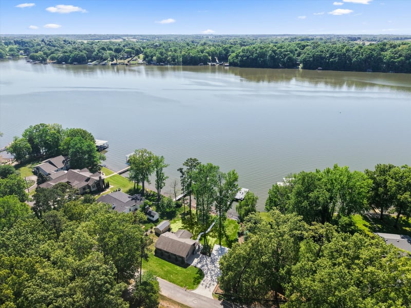 290 Elk River Shores Dr, Rogersville, AL 35652